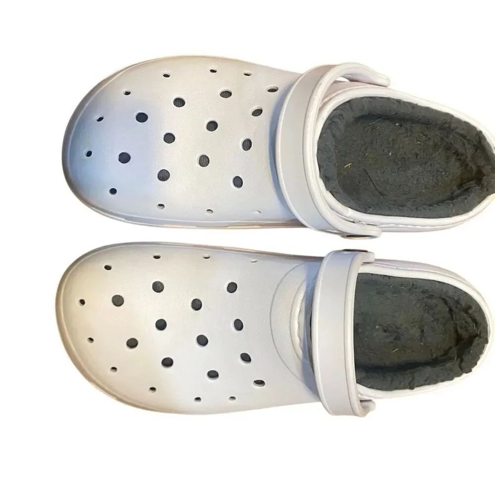 Time & Tru white clogs with faux fur inside size 10
